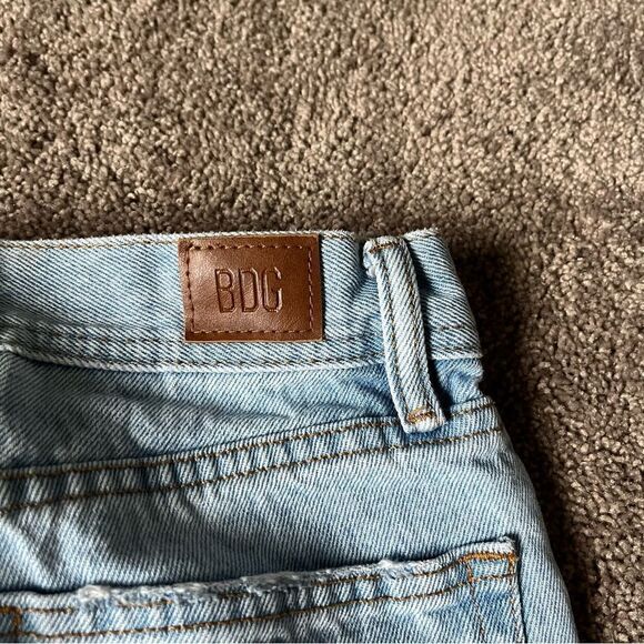 BDG Women’s 28 x 30 Dad Slim Taper Fit Jeans. - Picture 6 of 10